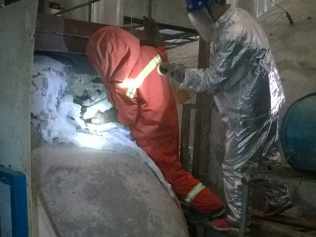 ����������ѹ��©�����������˸��ȷ�